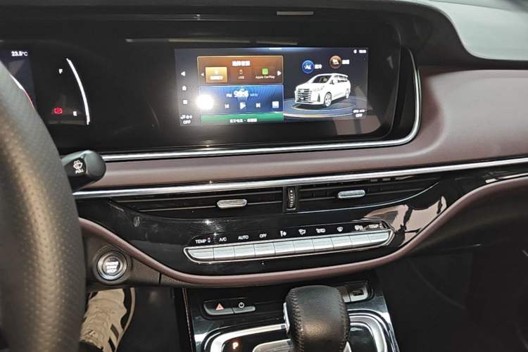 Used GAC Trumpchi M6 2023 PRO 270T DCT Luxury Edition Audio And AC Panel