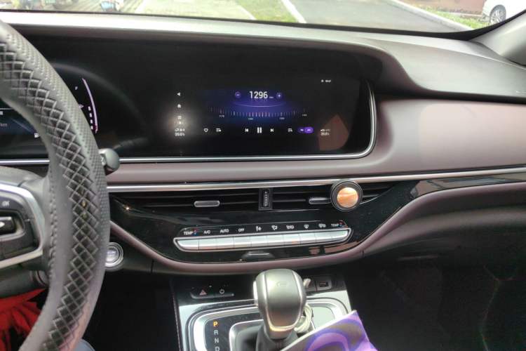 Used GAC Trumpchi M6 2023 PRO 270T DCT Luxury Edition Audio And AC Panel