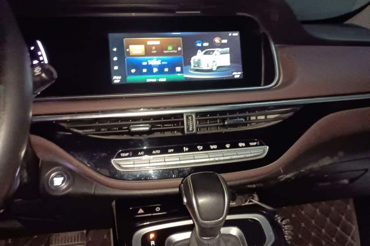 Used GAC Trumpchi M6 2023 PRO 270T DCT Luxury Edition Audio And AC Panel