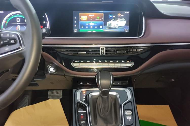 Used GAC Trumpchi M6 2023 PRO 270T DCT Luxury Edition Audio And AC Panel