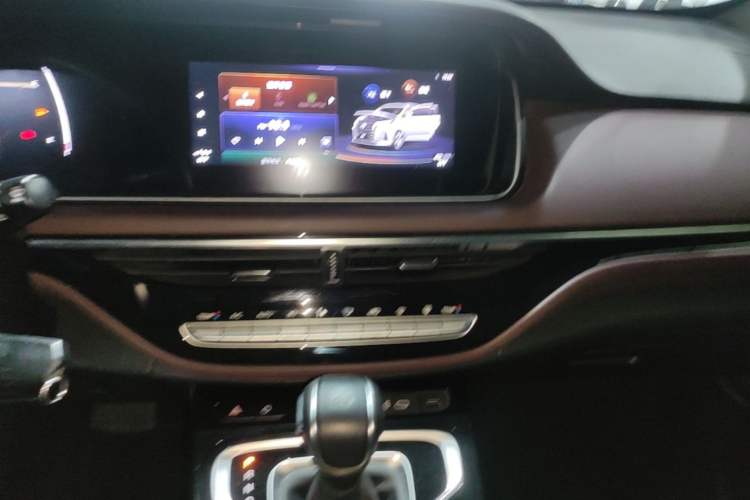 Used GAC Trumpchi M6 2023 PRO 270T DCT Elite Edition Audio And AC Panel