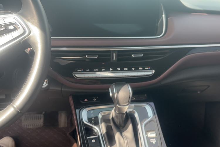 Used GAC Trumpchi M6 2023 PRO 270T DCT Luxury Edition Audio And AC Panel
