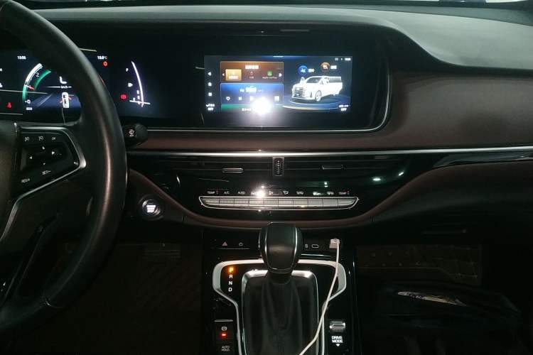 Used GAC Trumpchi M6 2023 PRO 270T DCT Luxury Edition Audio And AC Panel