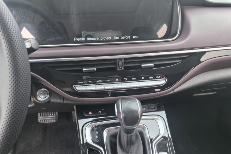 Used GAC Trumpchi M6 2023 PRO 270T DCT Luxury Edition Audio And AC Panel
