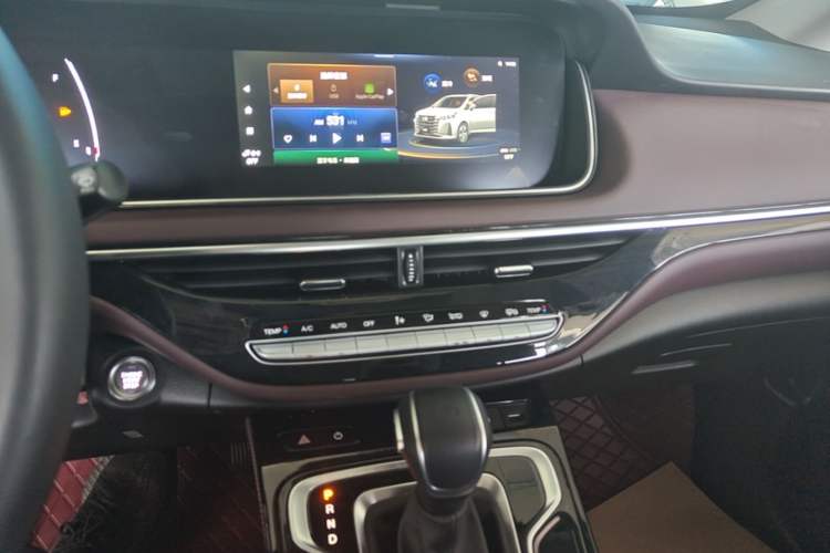 Used GAC Trumpchi M6 2023 PRO 270T DCT Luxury Edition Audio And AC Panel