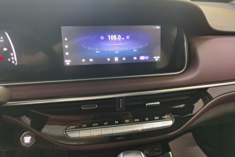 Used GAC Trumpchi M6 2023 PRO 270T DCT Luxury Edition Audio And AC Panel