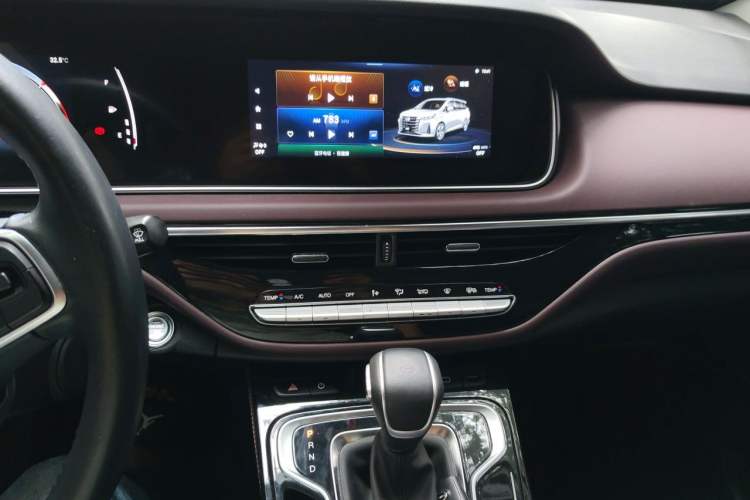 Used GAC Trumpchi M6 2023 PRO 270T DCT Luxury Edition Audio And AC Panel