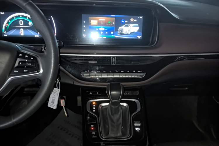 Used GAC Trumpchi M6 2023 PRO 270T DCT Elite Edition Audio And AC Panel