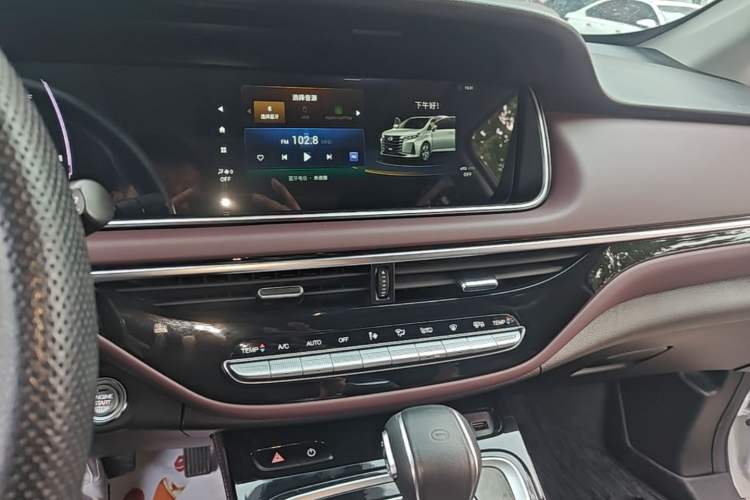 Used GAC Trumpchi M6 2023 PRO 270T DCT Luxury Edition Audio And AC Panel