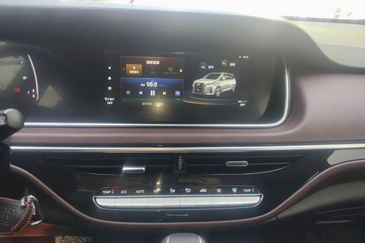 Used GAC Trumpchi M6 2023 PRO 270T DCT Elite Edition Audio And AC Panel