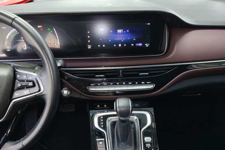 Used GAC Trumpchi M6 2023 PRO 270T DCT Luxury Edition Audio And AC Panel