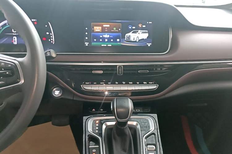 Used GAC Trumpchi M6 2023 PRO 270T DCT Luxury Edition Audio And AC Panel