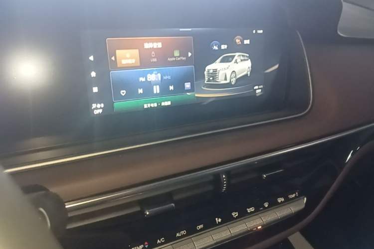 Used GAC Trumpchi M6 2023 PRO 270T DCT Luxury Edition Audio And AC Panel