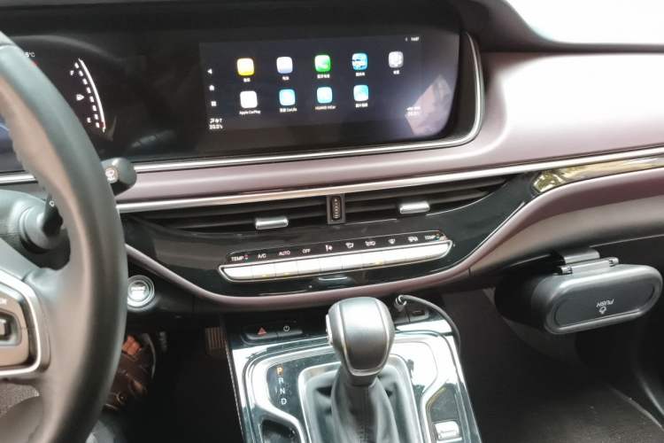 Used GAC Trumpchi M6 2023 PRO 270T DCT Luxury Edition Audio And AC Panel
