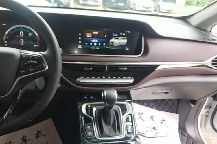 Used GAC Trumpchi M6 2023 PRO 270T DCT Luxury Edition Audio And AC Panel