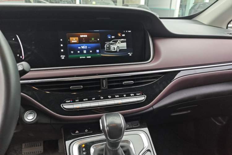 Used GAC Trumpchi M6 2023 PRO 270T DCT Luxury Edition Audio And AC Panel