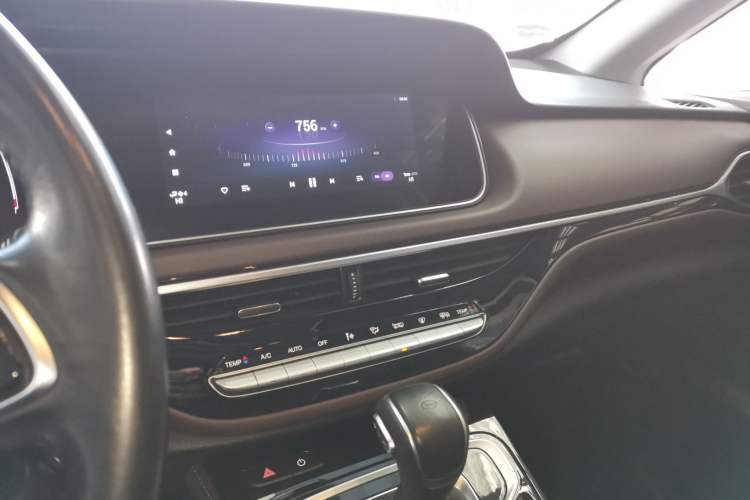 Used GAC Trumpchi M6 2023 PRO 270T DCT Luxury Edition Audio And AC Panel