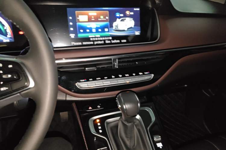 Used GAC Trumpchi M6 2023 PRO 270T DCT Luxury Edition Audio And AC Panel