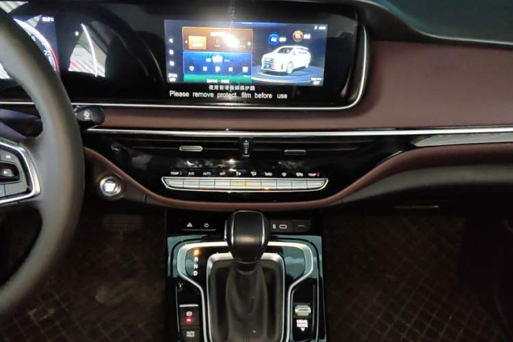 Used GAC Trumpchi M6 2023 PRO 270T DCT Luxury Edition Audio And AC Panel