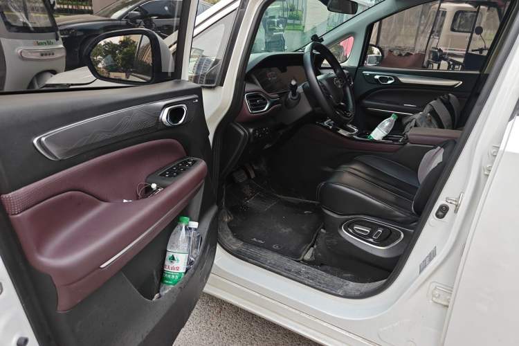 Used GAC Trumpchi M6 2023 PRO 270T DCT Luxury Edition Driver Seat