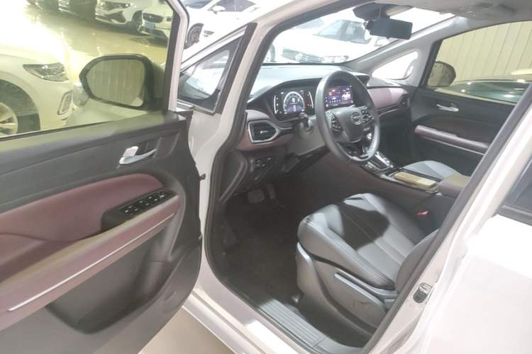 Used GAC Trumpchi M6 2023 PRO 270T DCT Elite Edition Driver Seat