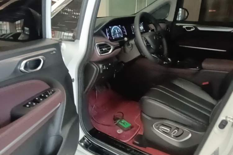 Used GAC Trumpchi M6 2023 PRO 270T DCT Luxury Edition Driver Seat