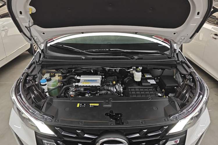 Used GAC Trumpchi M6 2023 PRO 270T DCT Luxury Edition Engine Bay