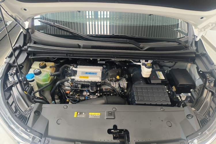 Used GAC Trumpchi M6 2023 PRO 270T DCT Luxury Edition Engine Bay