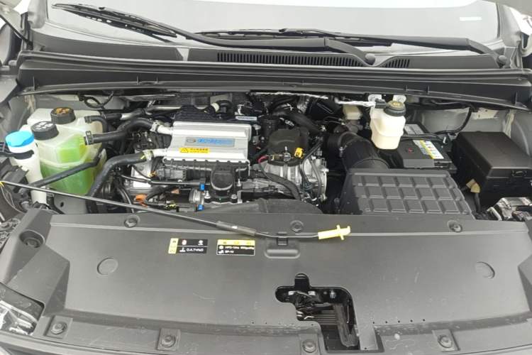 Used GAC Trumpchi M6 2023 PRO 270T DCT Luxury Edition Engine Bay