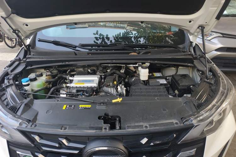 Used GAC Trumpchi M6 2023 PRO 270T DCT Luxury Edition Engine Bay