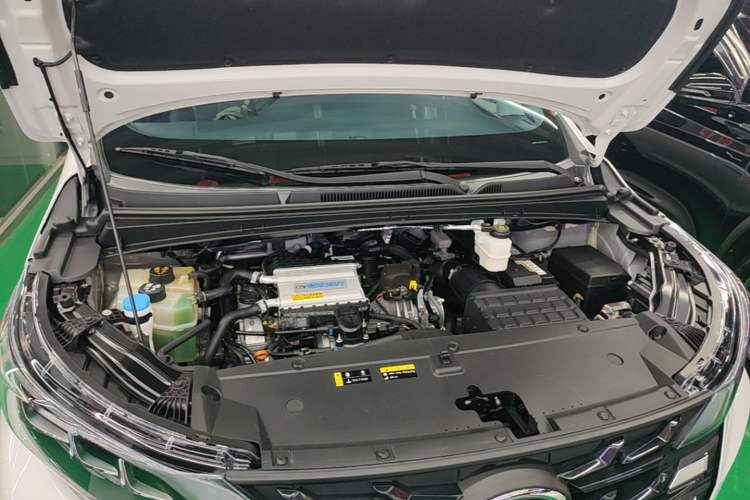 Used GAC Trumpchi M6 2023 PRO 270T DCT Luxury Edition Engine Bay