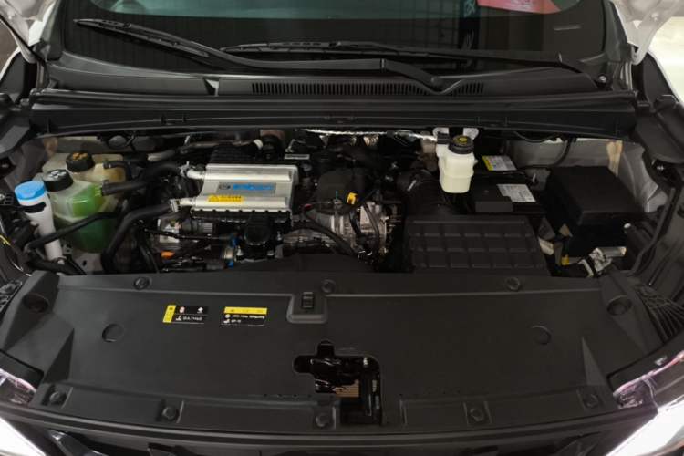 Used GAC Trumpchi M6 2023 PRO 270T DCT Luxury Edition Engine Bay