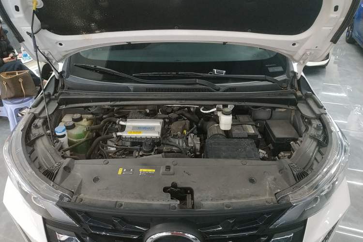 Used GAC Trumpchi M6 2023 PRO 270T DCT Luxury Edition Engine Bay