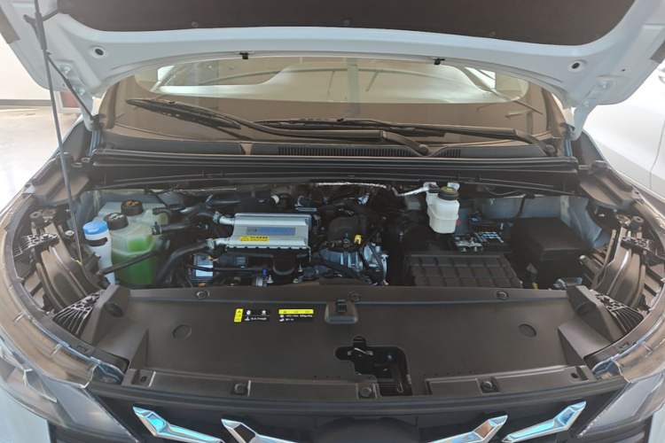Used GAC Trumpchi M6 2023 PRO 270T DCT Luxury Edition Engine Bay