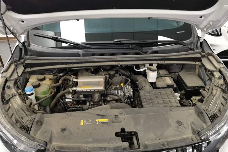 Used GAC Trumpchi M6 2023 PRO 270T DCT Luxury Edition Engine Bay