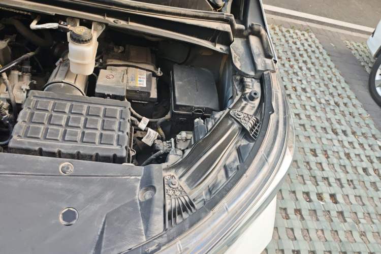Used GAC Trumpchi M6 2023 PRO 270T DCT Elite Edition Engine Bay Left