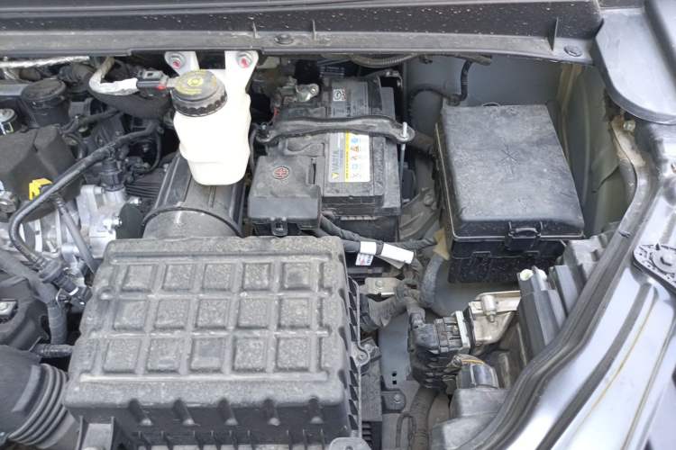 Used GAC Trumpchi M6 2023 PRO 270T DCT Luxury Edition Engine Bay Left