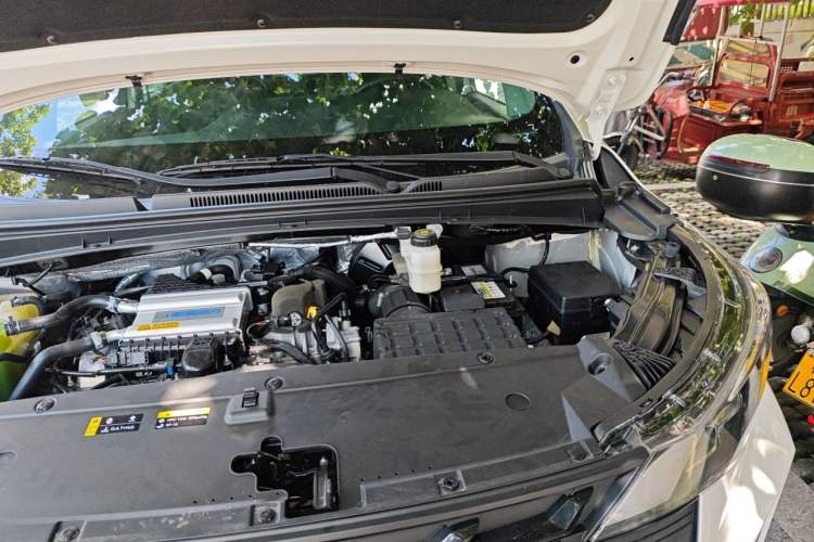 Used GAC Trumpchi M6 2023 PRO 270T DCT Luxury Edition Engine Bay Left