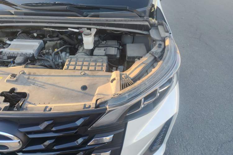 Used GAC Trumpchi M6 2023 PRO 270T DCT Luxury Edition Engine Bay Left