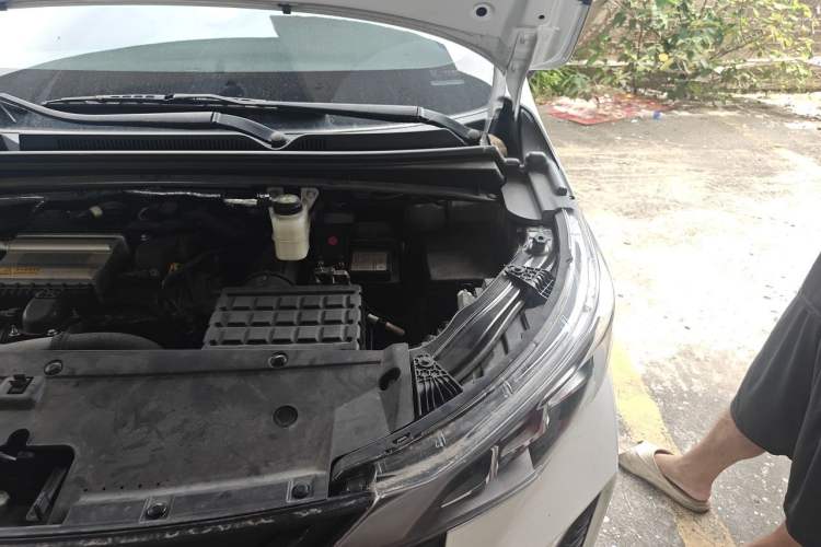 Used GAC Trumpchi M6 2023 PRO 270T DCT Luxury Edition Engine Bay Left