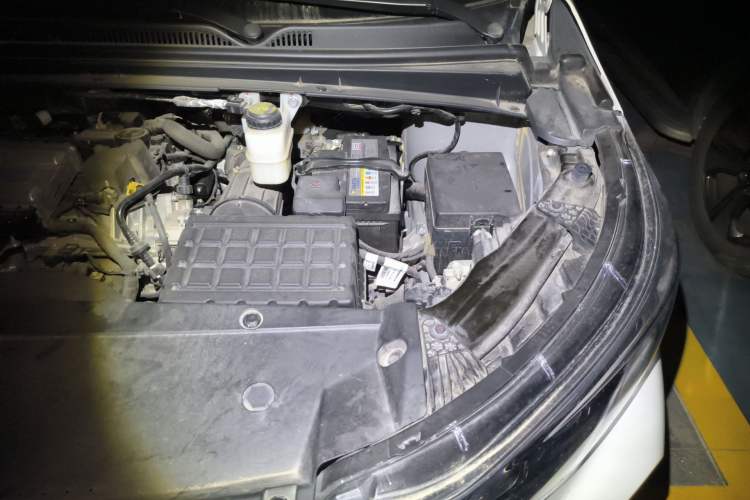 Used GAC Trumpchi M6 2023 PRO 270T DCT Luxury Edition Engine Bay Left