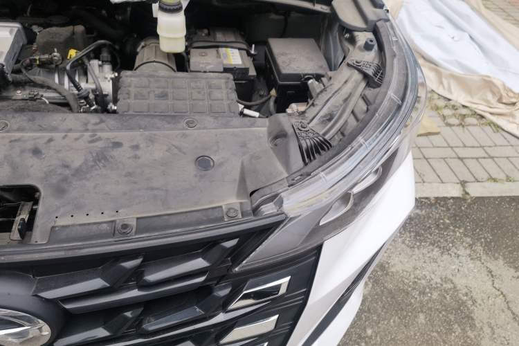 Used GAC Trumpchi M6 2023 PRO 270T DCT Luxury Edition Engine Bay Left