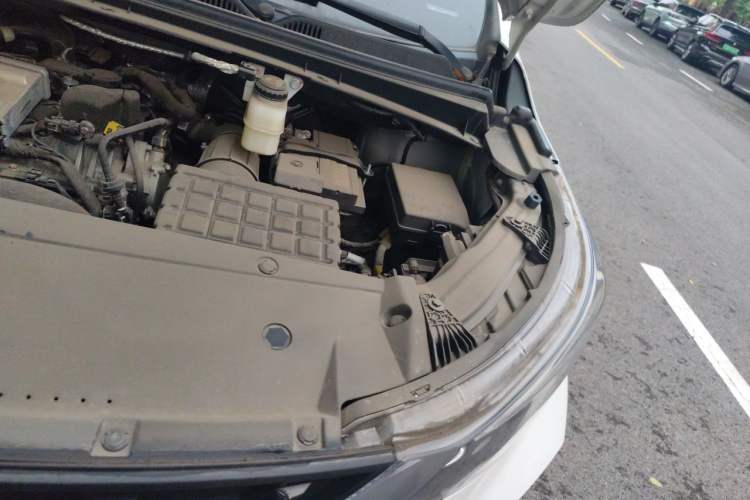 Used GAC Trumpchi M6 2023 PRO 270T DCT Luxury Edition Engine Bay Left