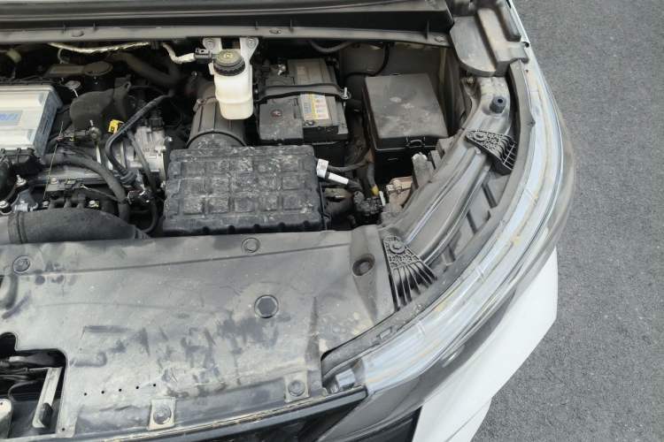 Used GAC Trumpchi M6 2023 PRO 270T DCT Luxury Edition Engine Bay Left