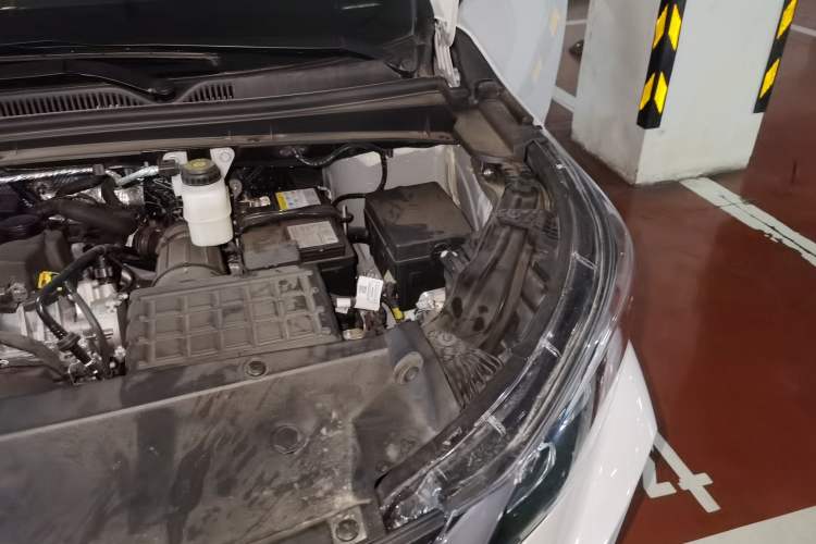 Used GAC Trumpchi M6 2023 PRO 270T DCT Luxury Edition Engine Bay Left