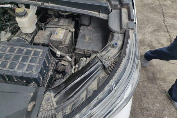 Used GAC Trumpchi M6 2023 PRO 270T DCT Luxury Edition Engine Bay Left