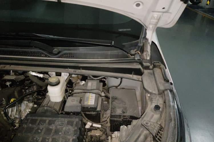 Used GAC Trumpchi M6 2023 PRO 270T DCT Luxury Edition Engine Bay Left