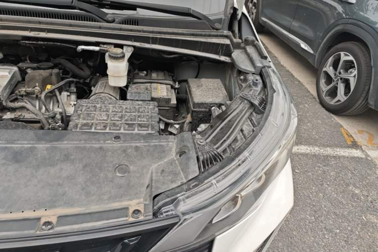Used GAC Trumpchi M6 2023 PRO 270T DCT Luxury Edition Engine Bay Left
