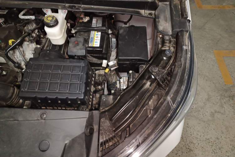 Used GAC Trumpchi M6 2023 PRO 270T DCT Elite Edition Engine Bay Left