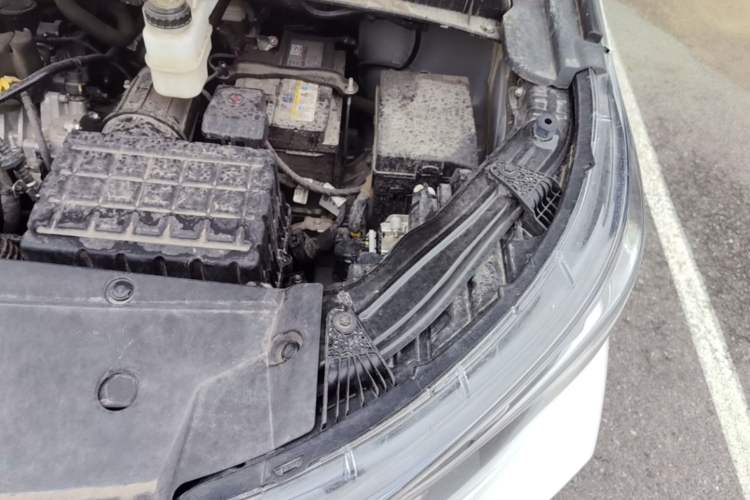 Used GAC Trumpchi M6 2023 PRO 270T DCT Luxury Edition Engine Bay Left